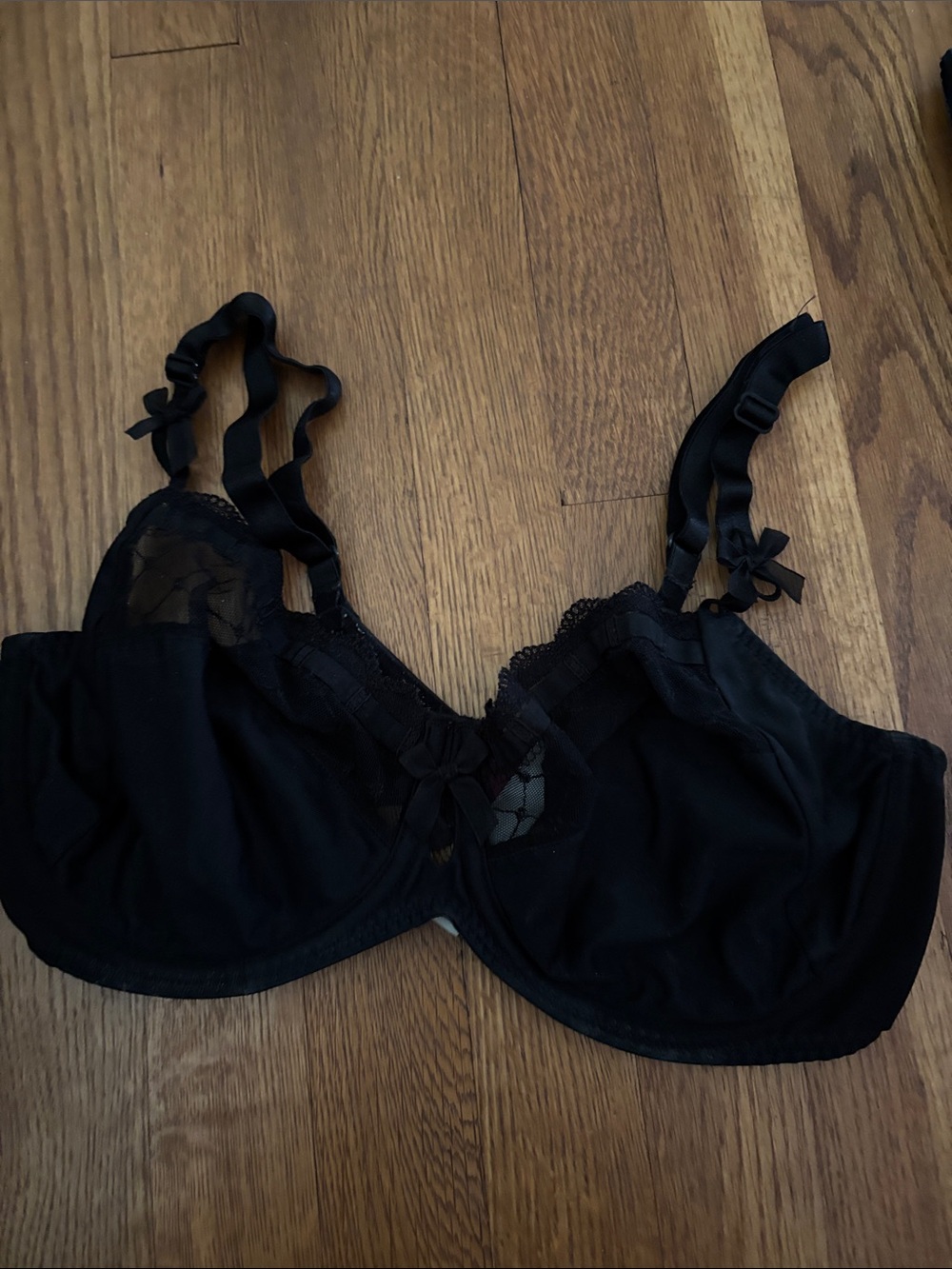 Black Lace Underwire Bra - Women's Intimates & Sleepwear